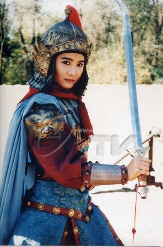 花木兰：北魏顶流“斜杠女战士”，从代父从军到退役创业，她用一把旧剑换回整条街的胭