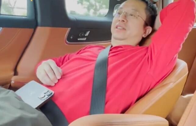 问界M9到底有多火？可不仅是咱们普通消费者对这车感兴趣，甚至有很多巨头企业的大B