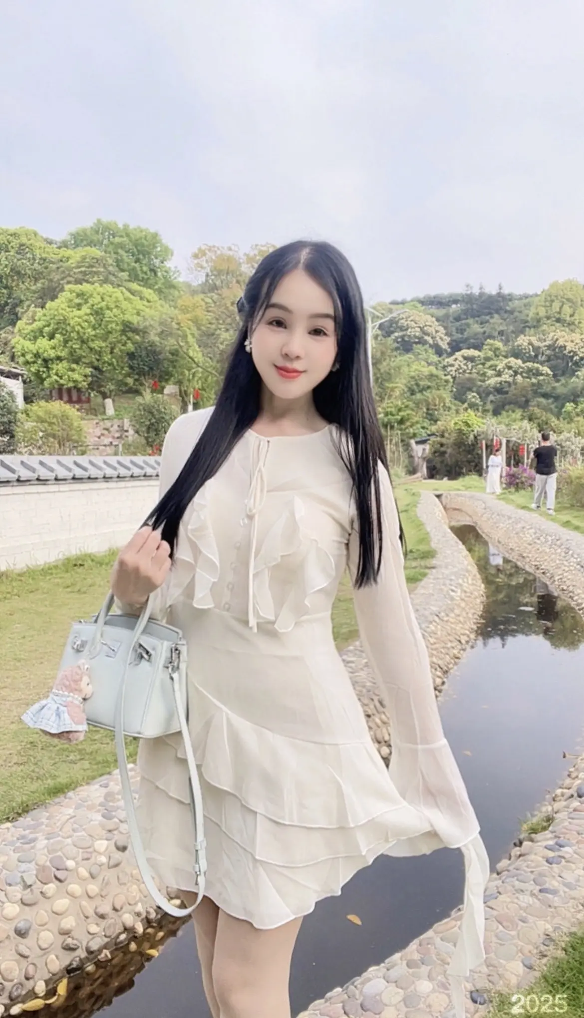 一不小心40+了，一辈子真的很短，短到来不及细算，不知不觉丢了童年，无...