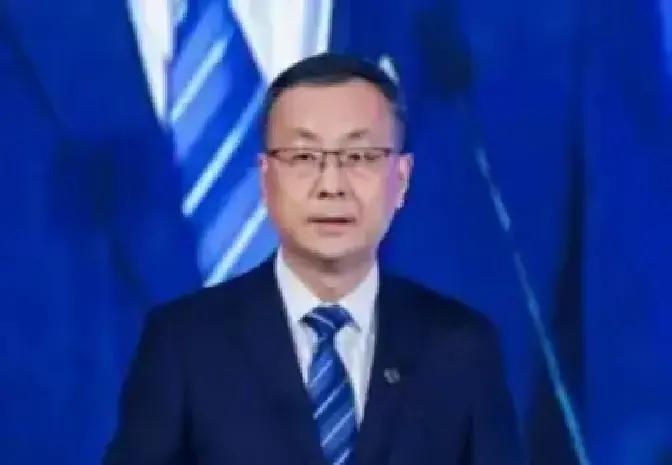 就在刚刚
 
中国移动突然宣布了。
 
这次升级盯的就是算力和自主可控，我的态度