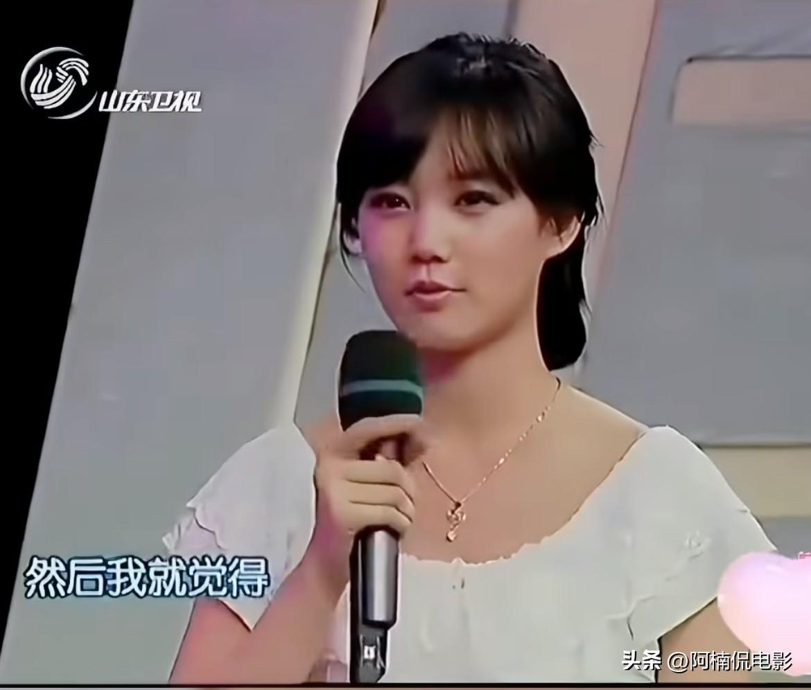 原来大冰和李一桐早在2010年就相识了。彼时她还没有出道，本名李雪，登上了大冰主