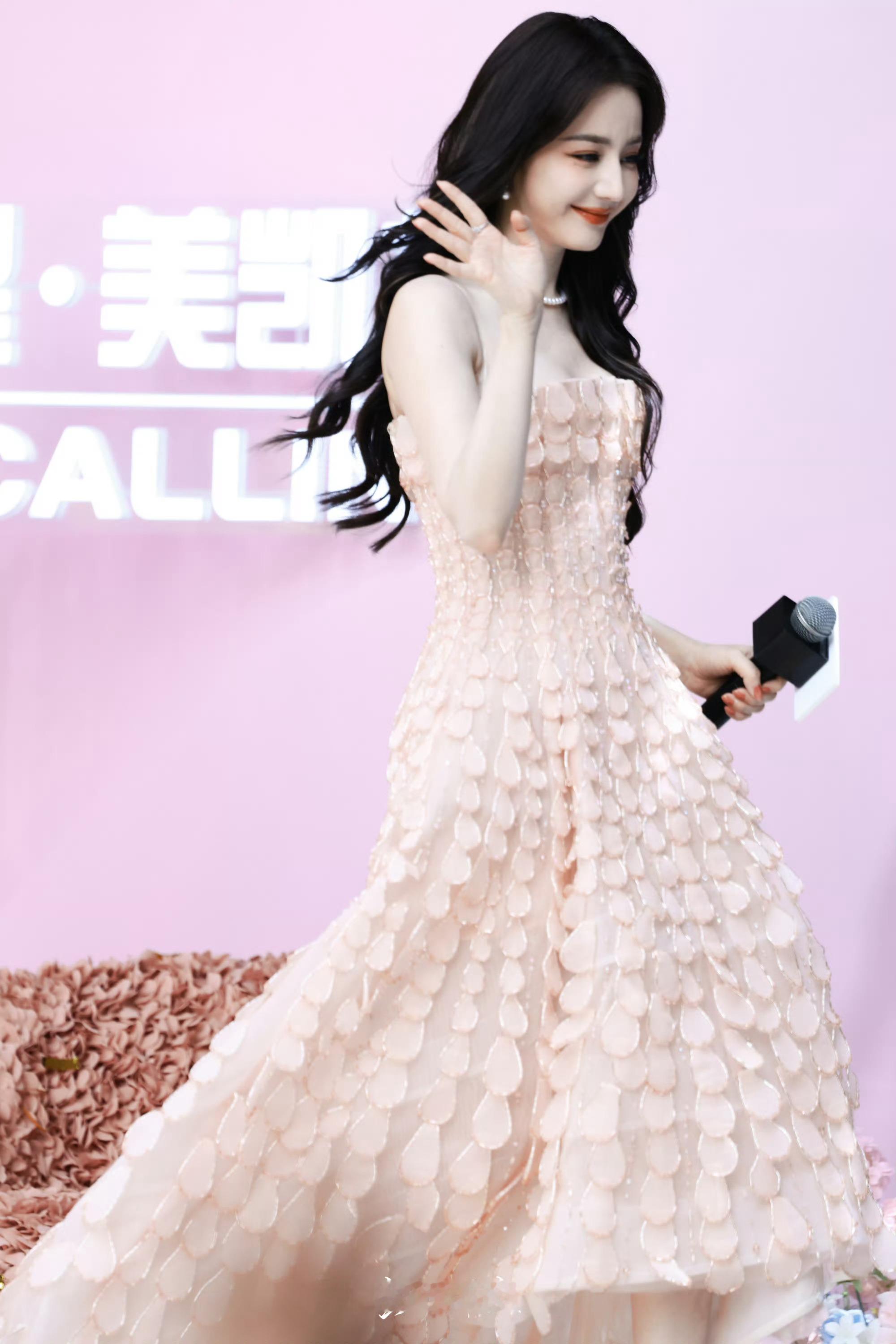 迪丽热巴迪丽热巴每日一善 dlrb迪丽热巴正能量 dlrb迪丽热巴益起来 上善若