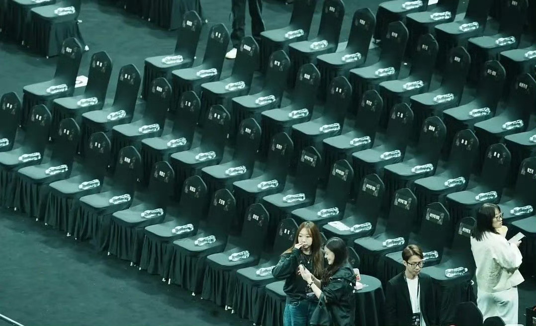 星光大赏座位怎么跟看电影一样还是喜欢爱奇艺那种 