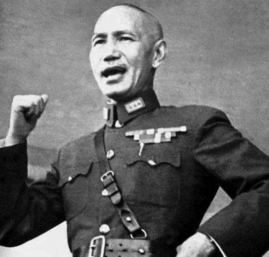 在抗战时期，蒋介石经常遭到日军的暗杀和飞机轰炸，比如在1940年的一次轰炸，就非