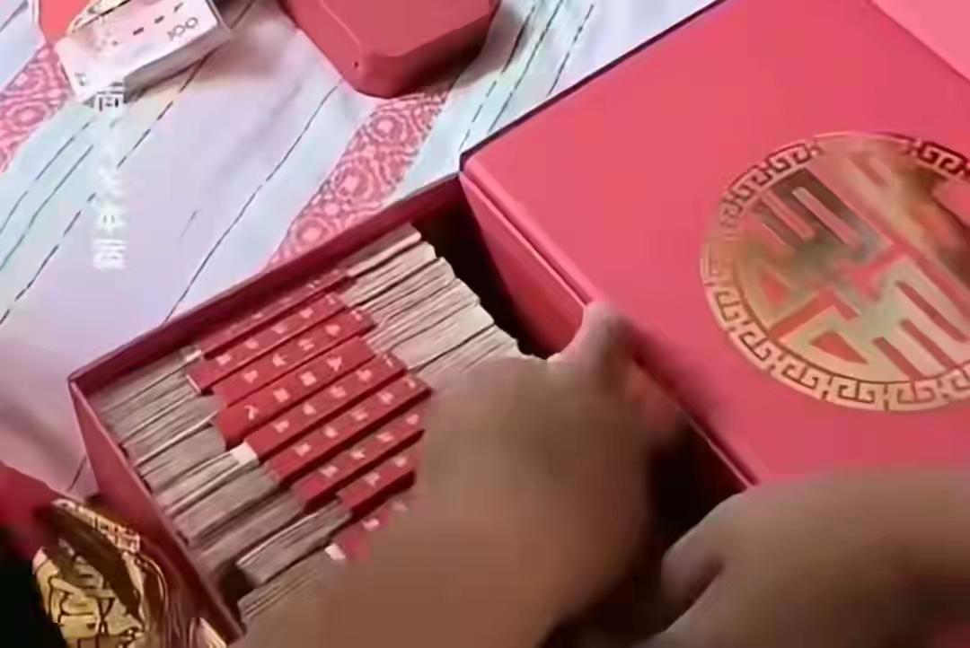 财不露白！江西彭先生发视频晒38万份子钱，一夜之间便消失不见
9月30日，江西余