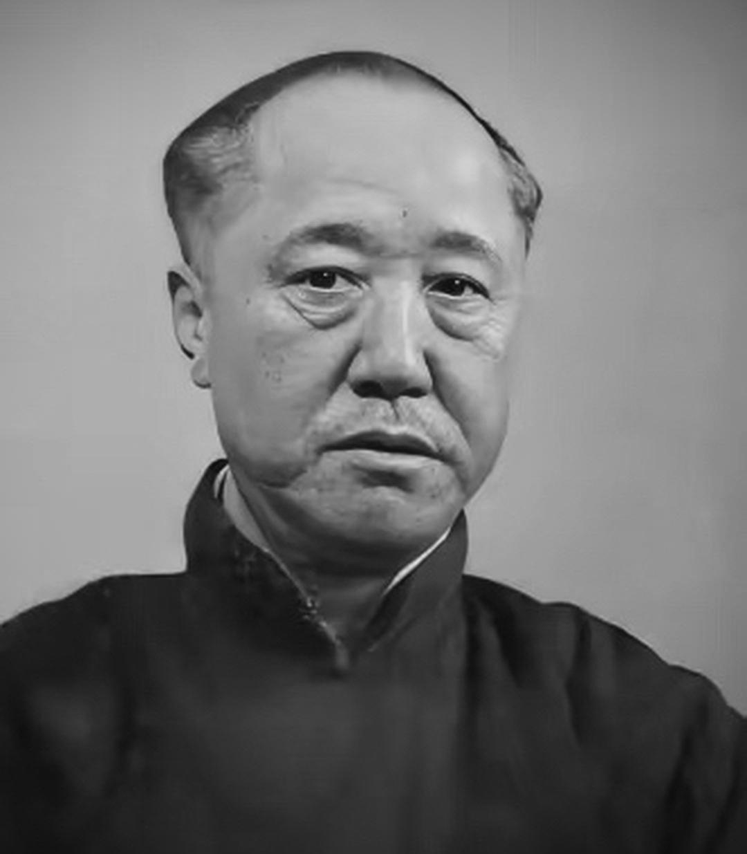 1949年北平王府的新规矩

1949 年，北平城换了天。一个 66 岁的老头把