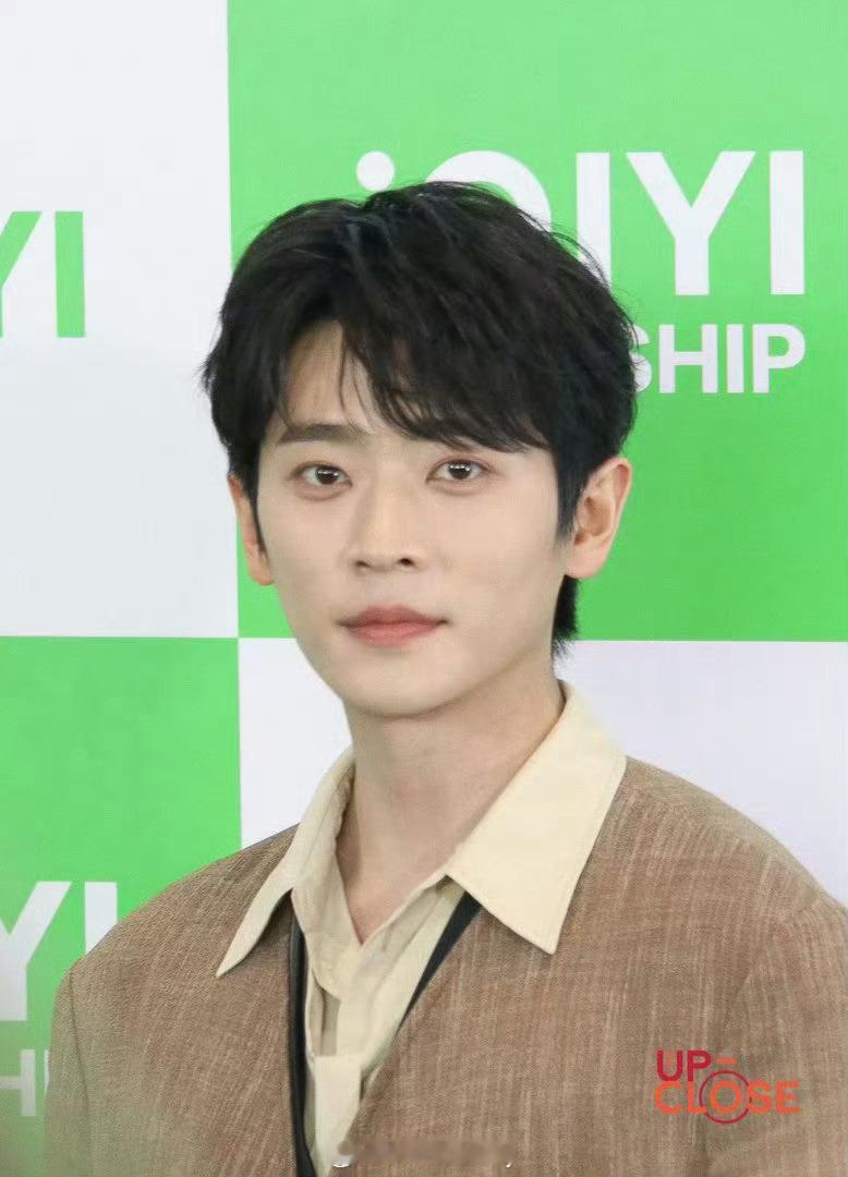 陈哲远、丞磊泰兰德活动的当地媒体生图🈶 