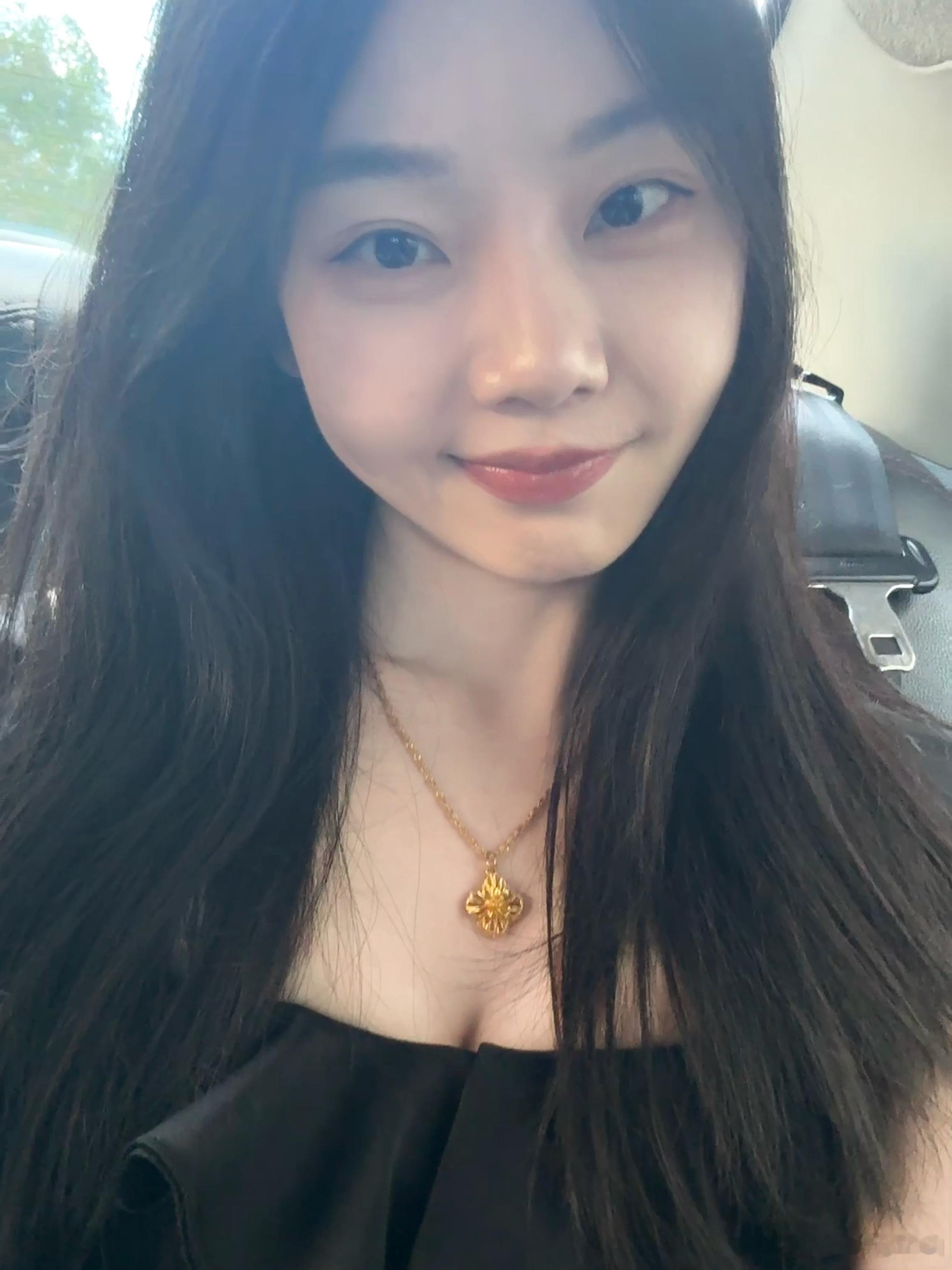 嗯哼