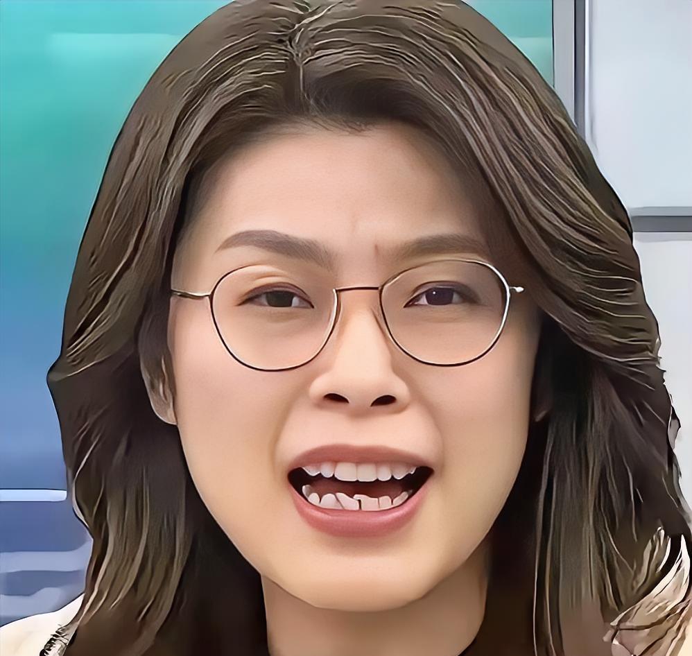 万万没想到，新当选的国民党主席郑丽文，一查底细才发现她不仅是妥妥的“蓝二代”，身