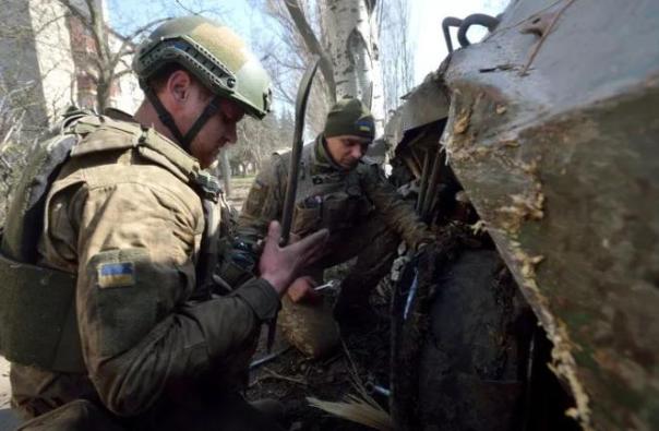 [浮云]乌克兰征兵黑幕炸锅！高官收 2000-10000 美元就放壮丁逃兵役
