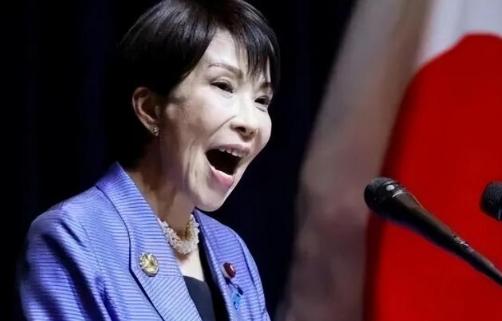 高市早苗变脸的速度，绝了！前脚刚把给中国人发的签证费一口气涨了5倍，后脚就因为一