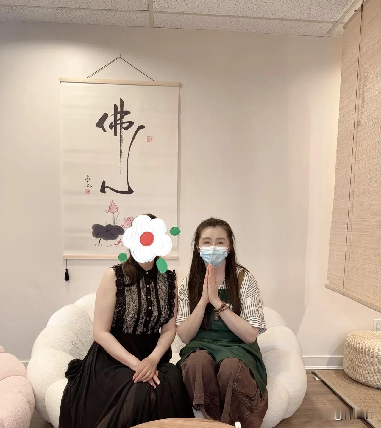 有的人嫌弃王祖贤开的艾灸馆太贵了，可人家是明码标价，又不是半途加价。

你能消费
