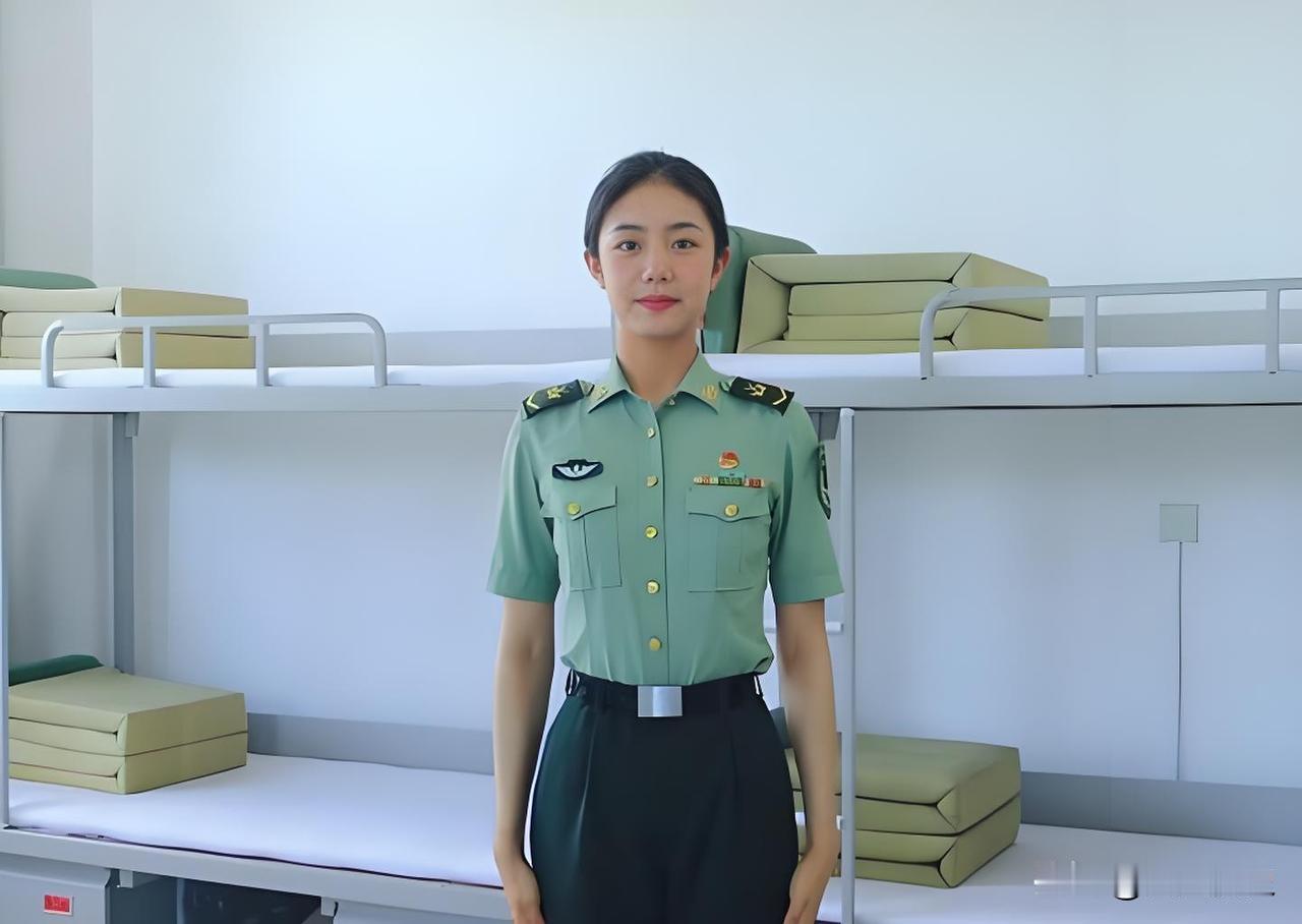 徐晨雁，女，汉族，2002年生，浙江绍兴人，2020年9月入伍，中共党员，现任中