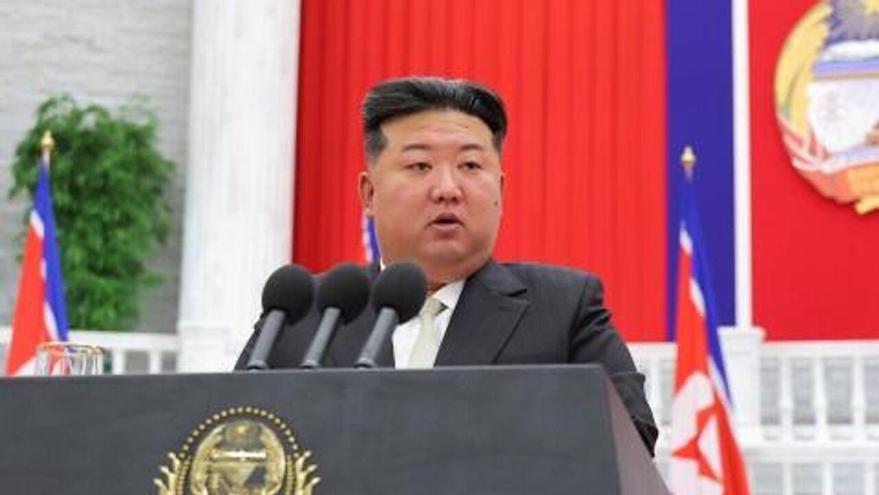 朝鲜最高领导人继续连任！据朝中社3月23日报道，朝鲜第十五届最高人民会议第一次会