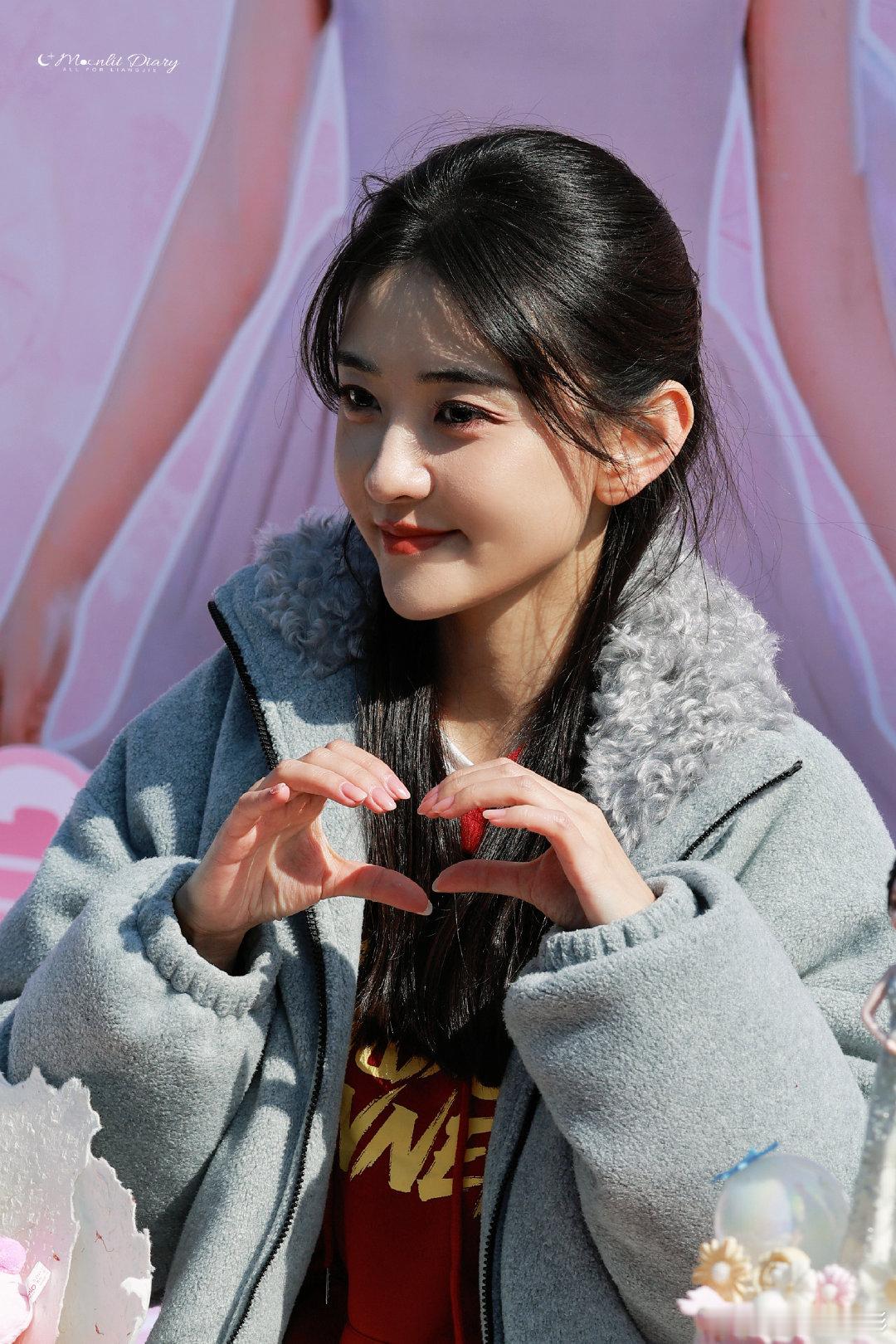 《赢风》开机，梁洁给粉丝准备了好多逆应援，人美心善的姐姐！