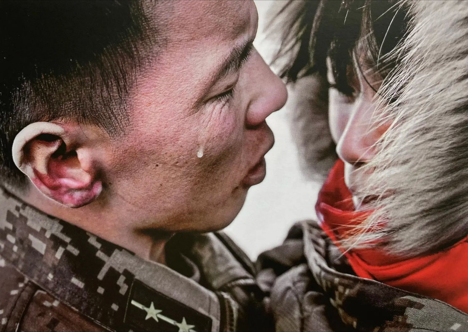 男儿有泪不轻弹。 