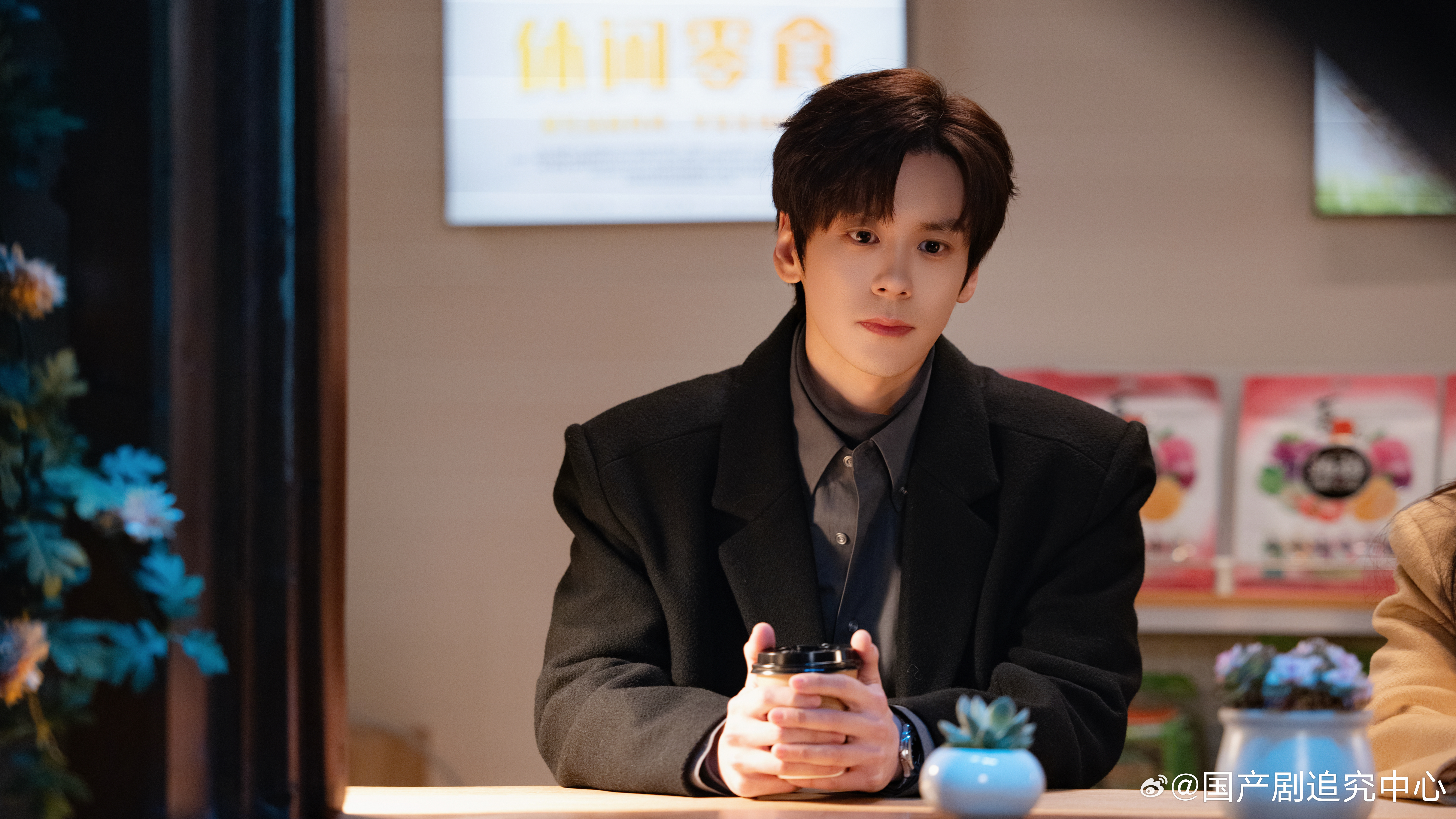 魏哲鸣好消息出道了坏消息欢乐喜剧人家人们，谁能想得到魏哲鸣追妻跟别人不太一样呢，