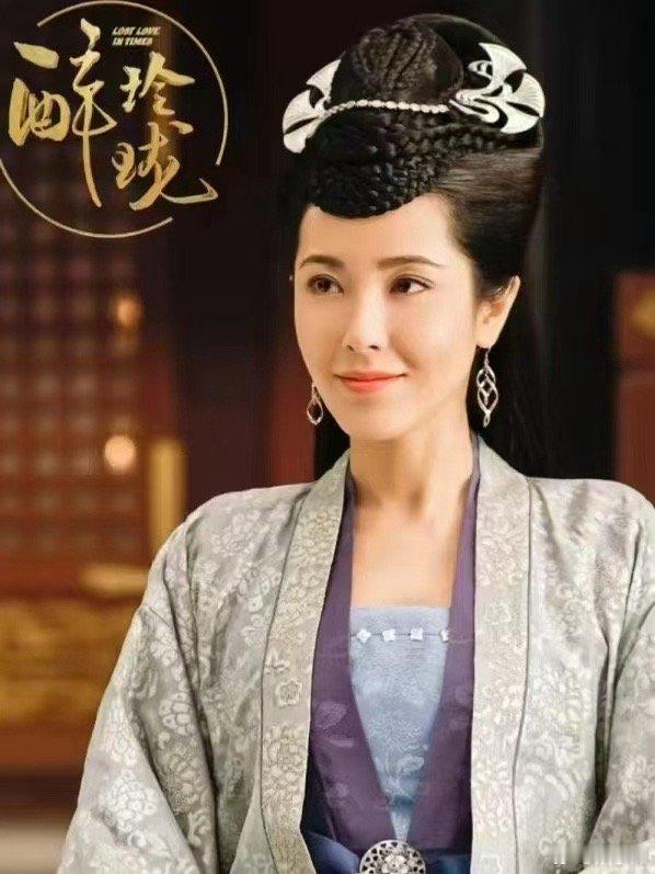 #曾黎在阿母赛道越走越远了# 曾黎在阿母的赛道上真是越走越远了，她的演技也越来越