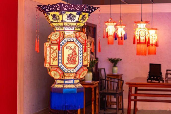 台州仙居状元花灯为高考生点亮前程千年非遗 “状元灯”，从唐代传说走到今日考场，承