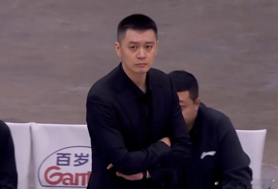 辽宁男篮战绩滑坡：多重因素交织下的实力困境 辽宁男篮近年来的竞争力下滑引发广泛关