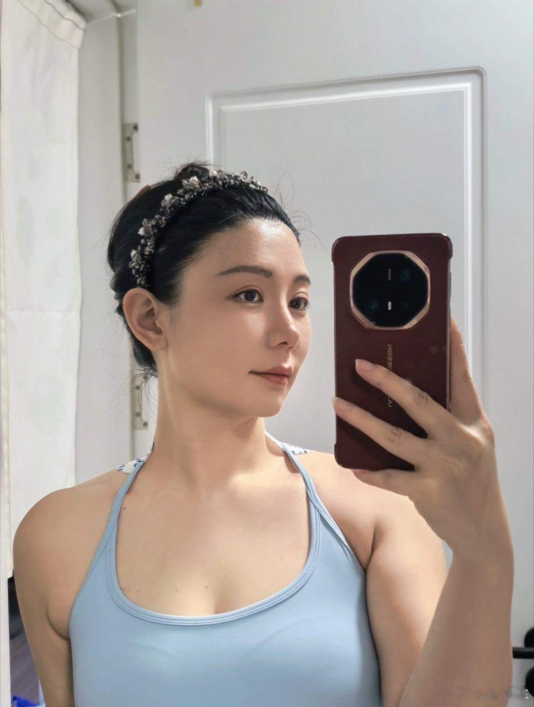 起床起床  化妆搬砖 
