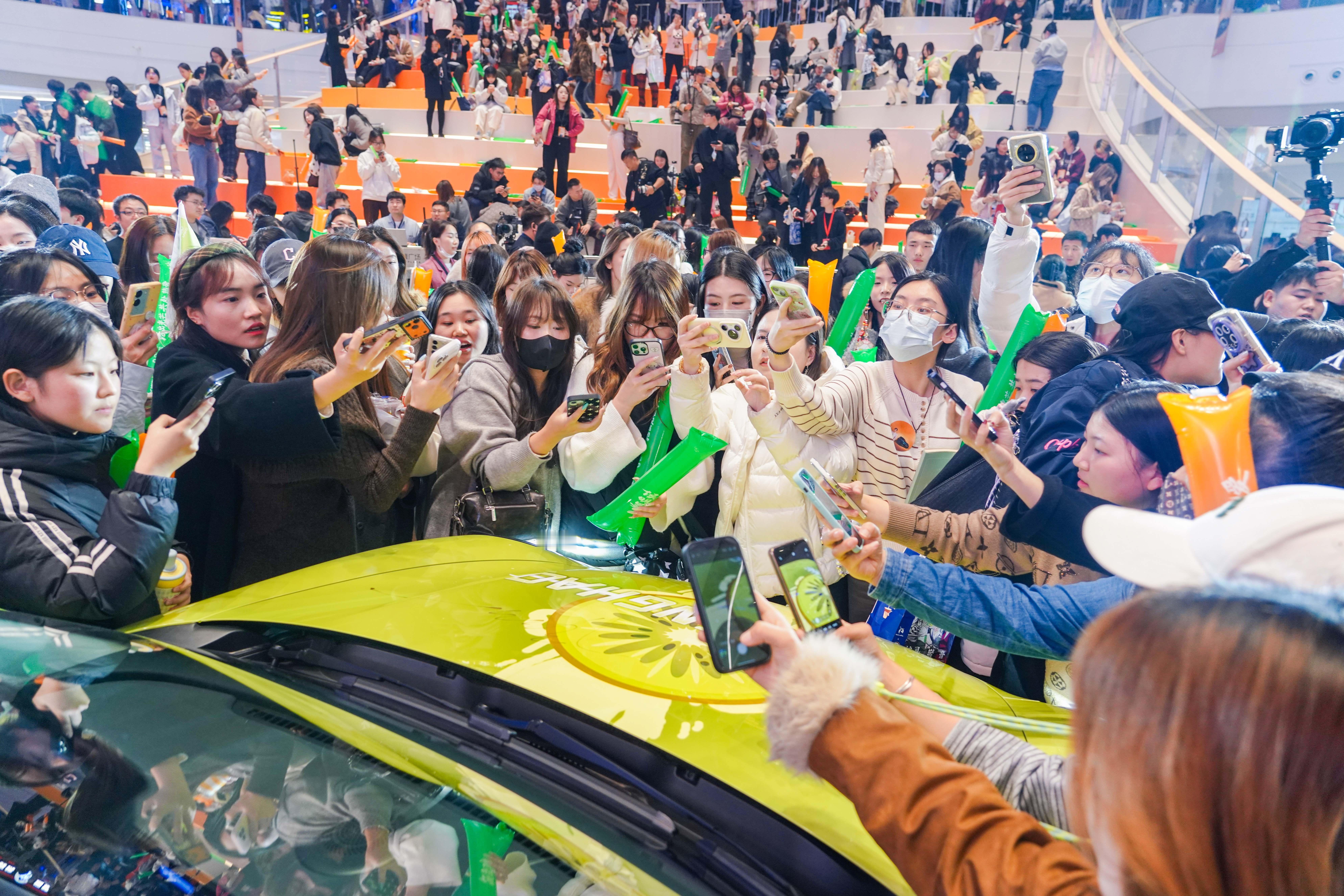 侯明昊的商业价值简直了！近日，欧拉汽车正式官宣侯明昊为品牌代言人。11月12日，