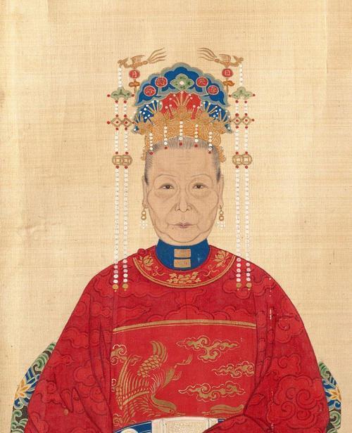 1966年，浙江村民挖出一具“800年不腐女尸”，围观者拆掉棺内棉毯上的铜钱当宝