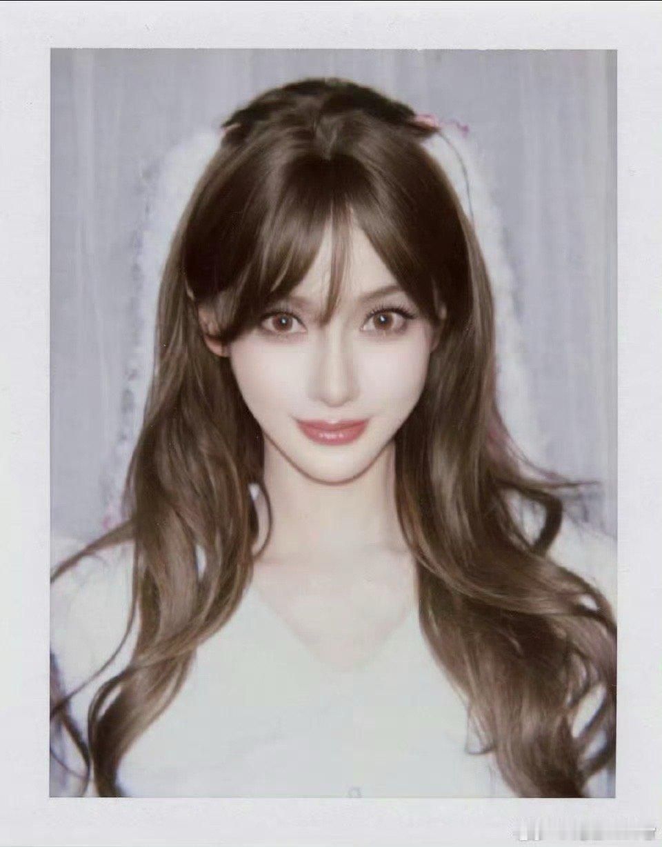 Angelababy兔耳朵撕拉片好伟大的一张脸，不论什么时候都会爱上😍 