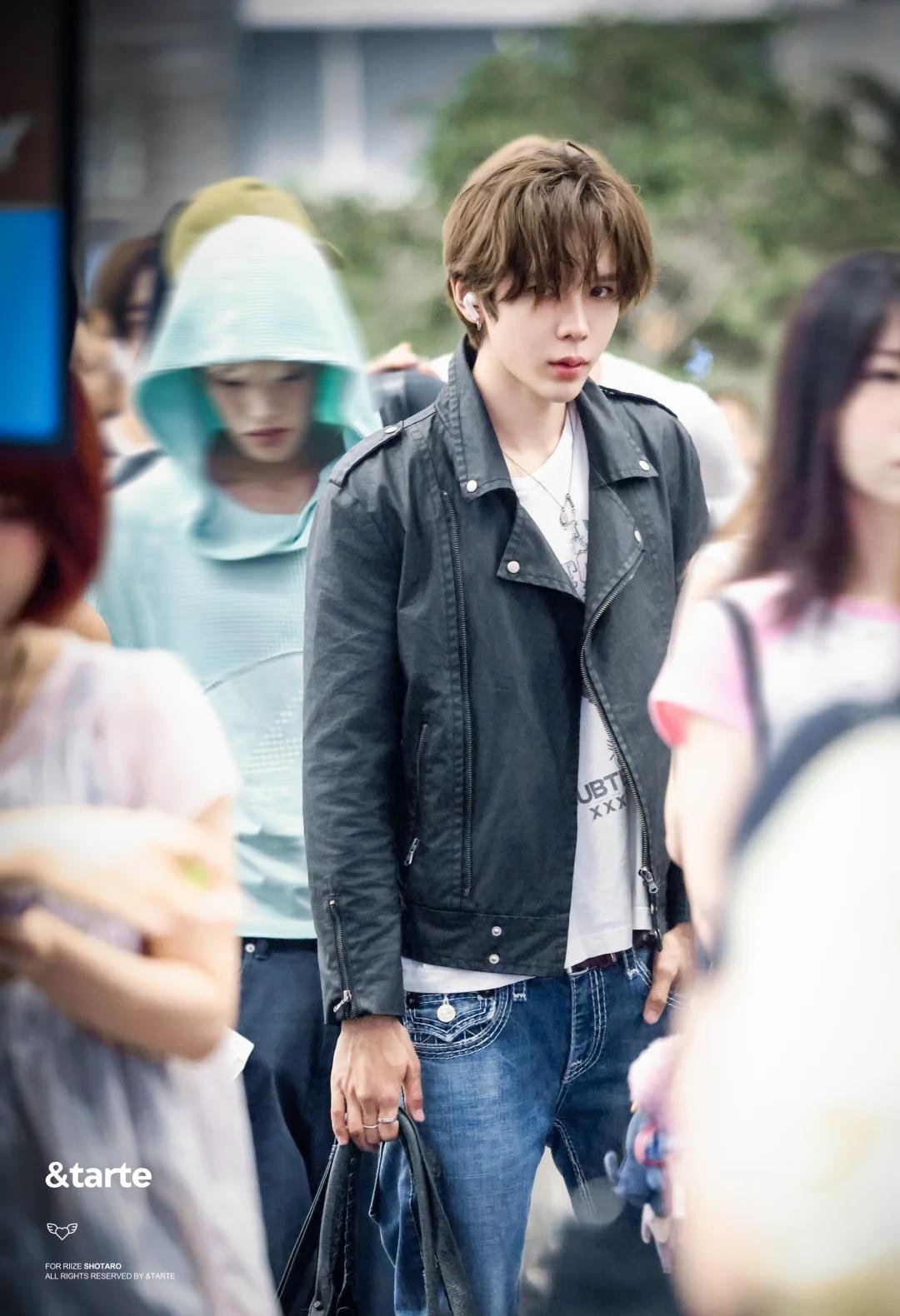 260811 ICN
将太郎 Shotaro 拉椅子 RIIZE