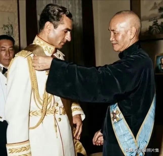 1958年5月14日至19日，39岁的伊朗国王穆罕默德·礼萨·巴列维窜访台北，当