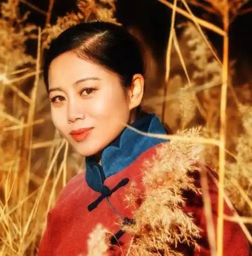 在偏远小山村走出的崔苗，怀揣梦想倾家荡产凑120万登上星光大道，却遗憾惨遭淘汰。