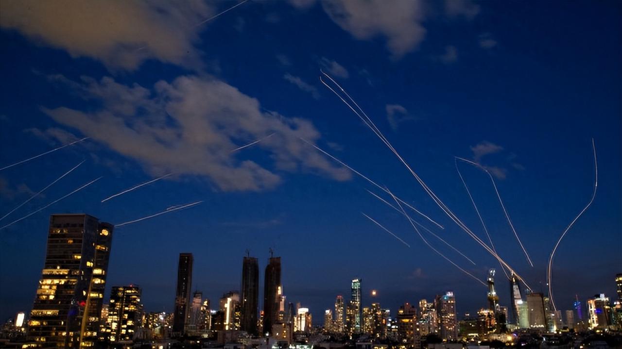 潜伏整整十年！袭击前一刻，美制设备集体反水，给中国敲响了警钟
-
二零二六年四月