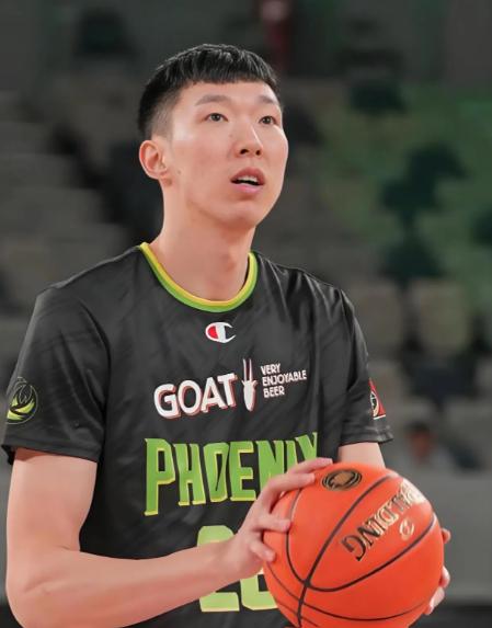 杜锋说得对！中国男篮连续输给韩国，和一位球员的回归密不可分。
 
周琦的高度和护