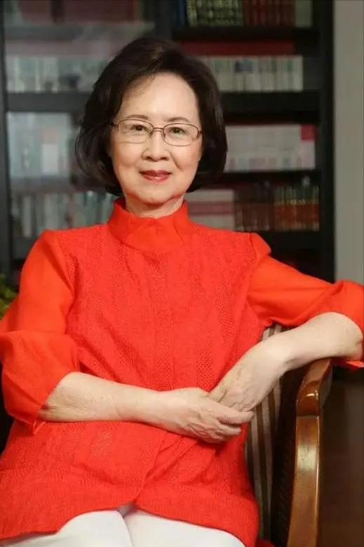 女作家琼瑶，去世之前，写了一封遗书，而且告诉助理，中午的时候，去看看她，当助理过