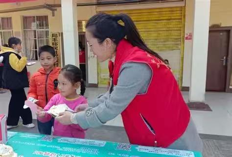 秦岭笑谈 青春伴成长：曲阜师范大学实践队走进党政社区开展关爱儿童活动青春三下乡社