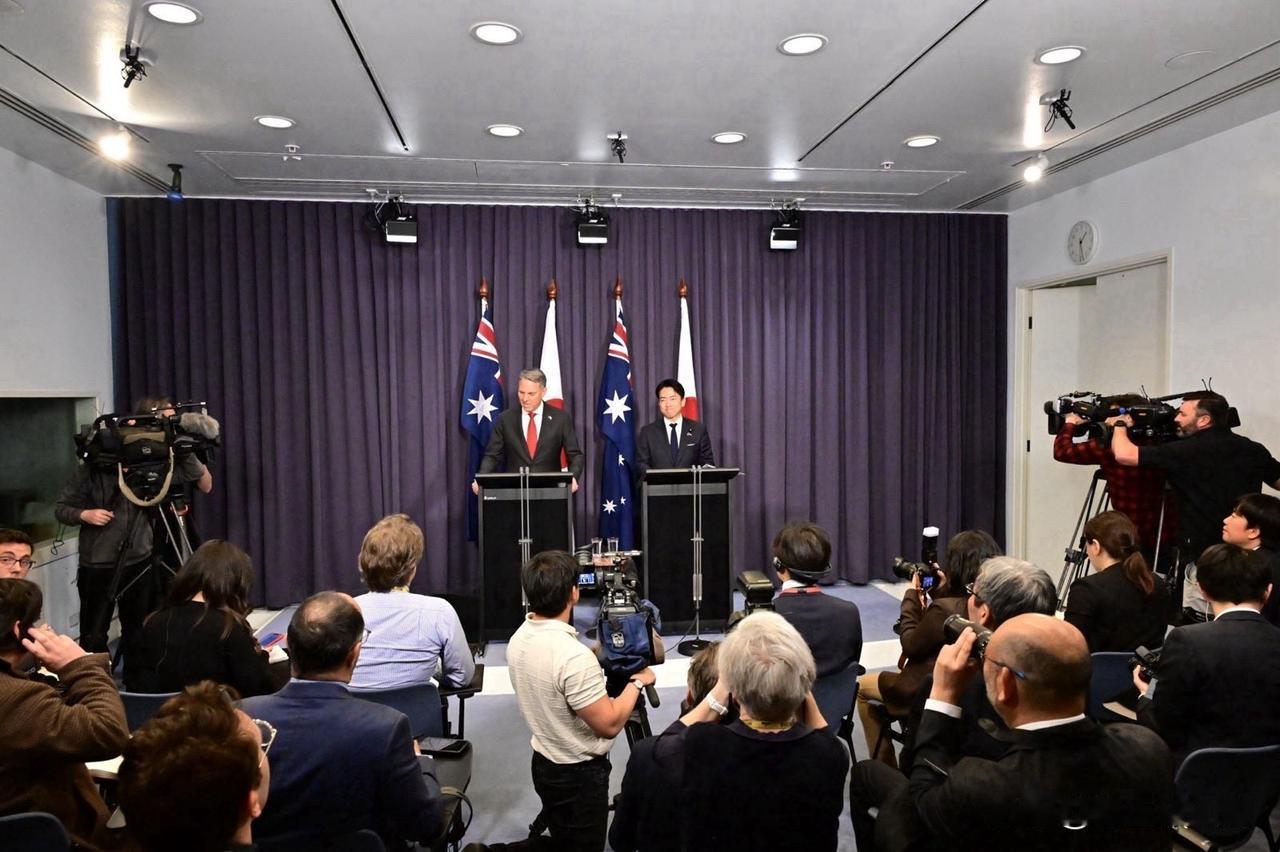 日本将在澳大利亚试射导弹。日本防卫大臣小泉进次郎访问澳大利亚，会见澳副总理兼国防