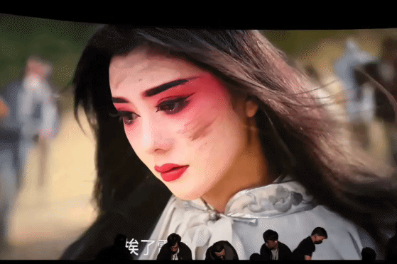5月10日，《主角》开播收视一路破2，张艺谋证明自己又赌对了！[呲牙]00花25
