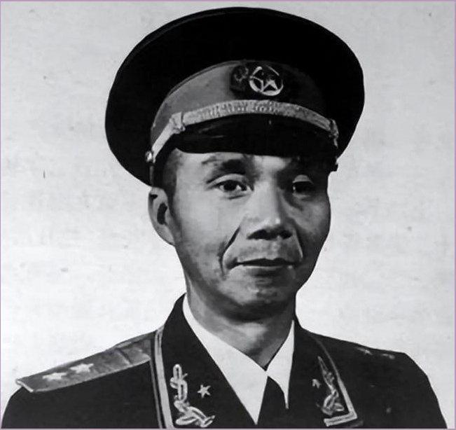 1972年，担任总政治部副主任三年的黄志勇被免去职务。十六年后他获得功勋荣誉章，