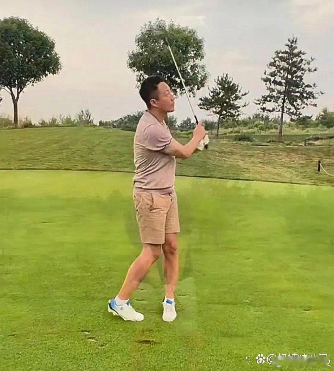 汪小菲和马筱梅不理会网络纷争，照常秀恩爱，而汪小菲最近身材似乎有点变样了 ​​​
