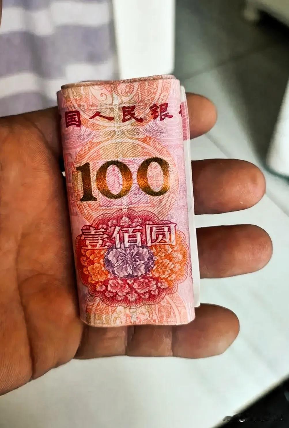 这个年头，能不借钱给人家就不要借。借出去容易，问要回来太难了，还会闹到变成仇人的