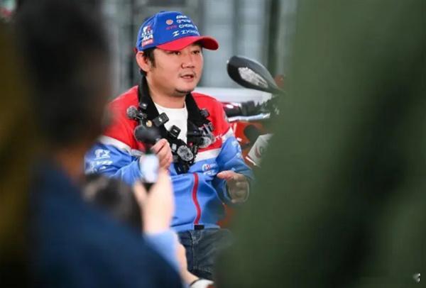 张雪机车热身赛再获第一张雪机车热身赛再拿第一！4月19日，2026世界超级摩托车