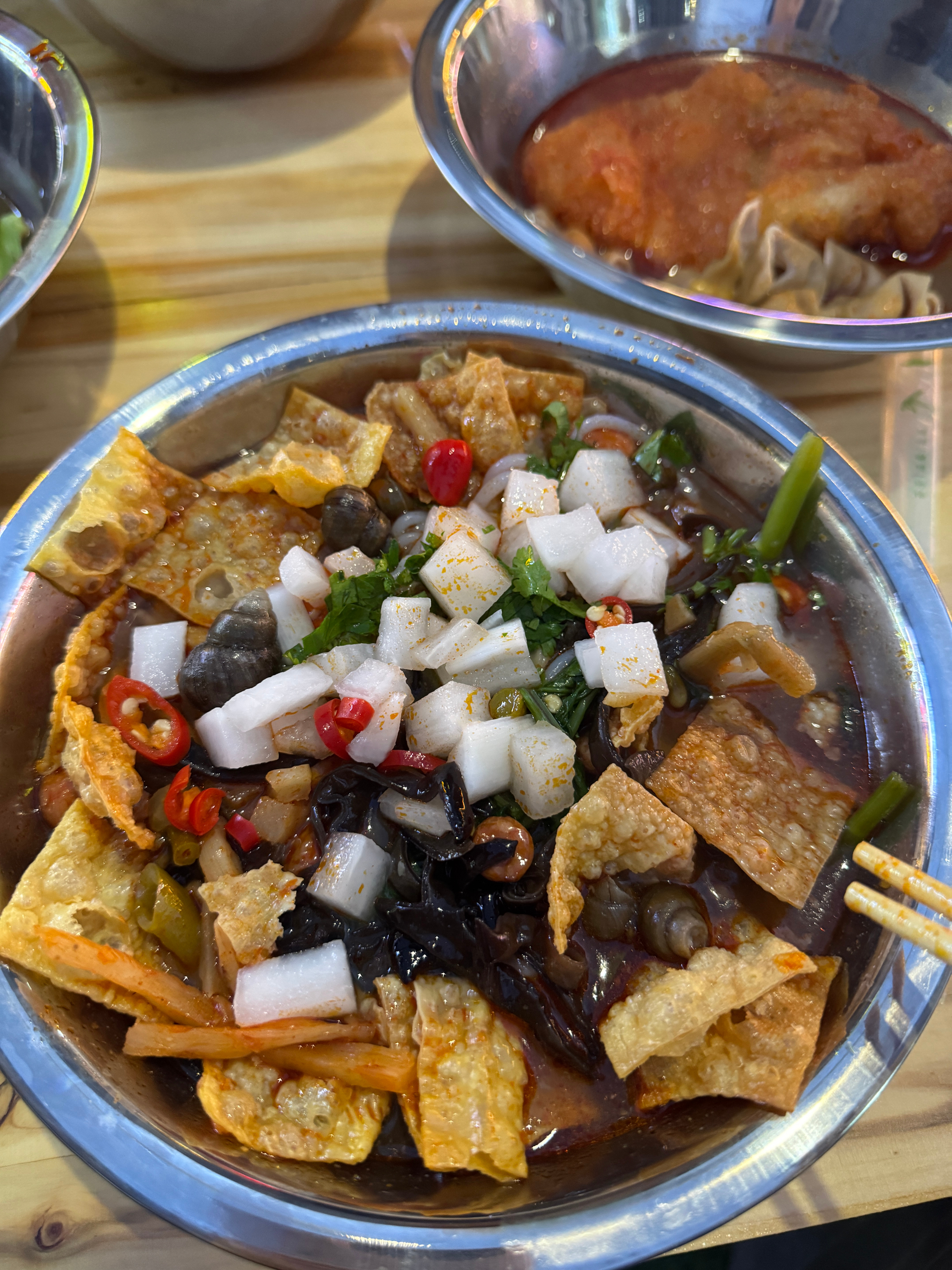 昨晚吃螺蛳粉，今天吃漂亮饭。 潍坊·月下三旬(中学街店)