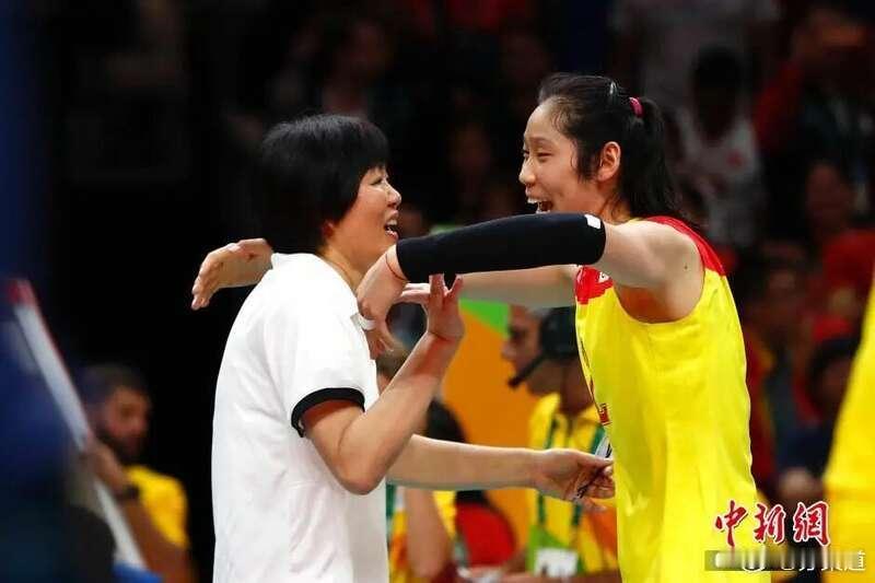 包括新华社、中新网、半月谈、南方日报都报道了郎导获国际奥委会教练终身成就奖的“喜