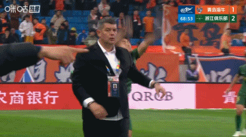 王钰栋晃过门将推射空门+模仿姆巴佩庆祝，浙江3-1领先海牛