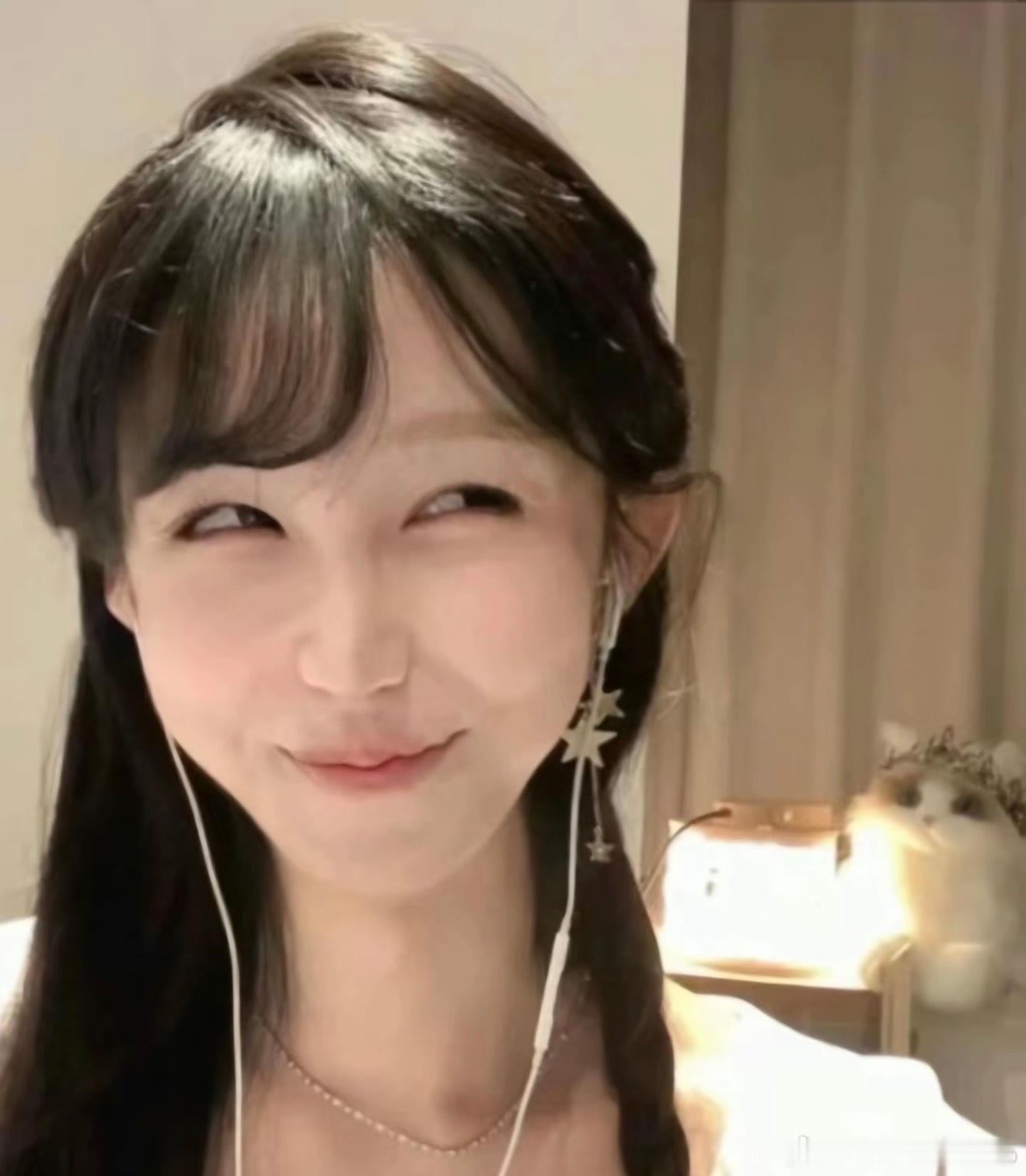司晓迪早期照片，这真的是同一个人吗？估计没少下科技吧。司晓迪疑似发鹿晗鹿晗疑似出