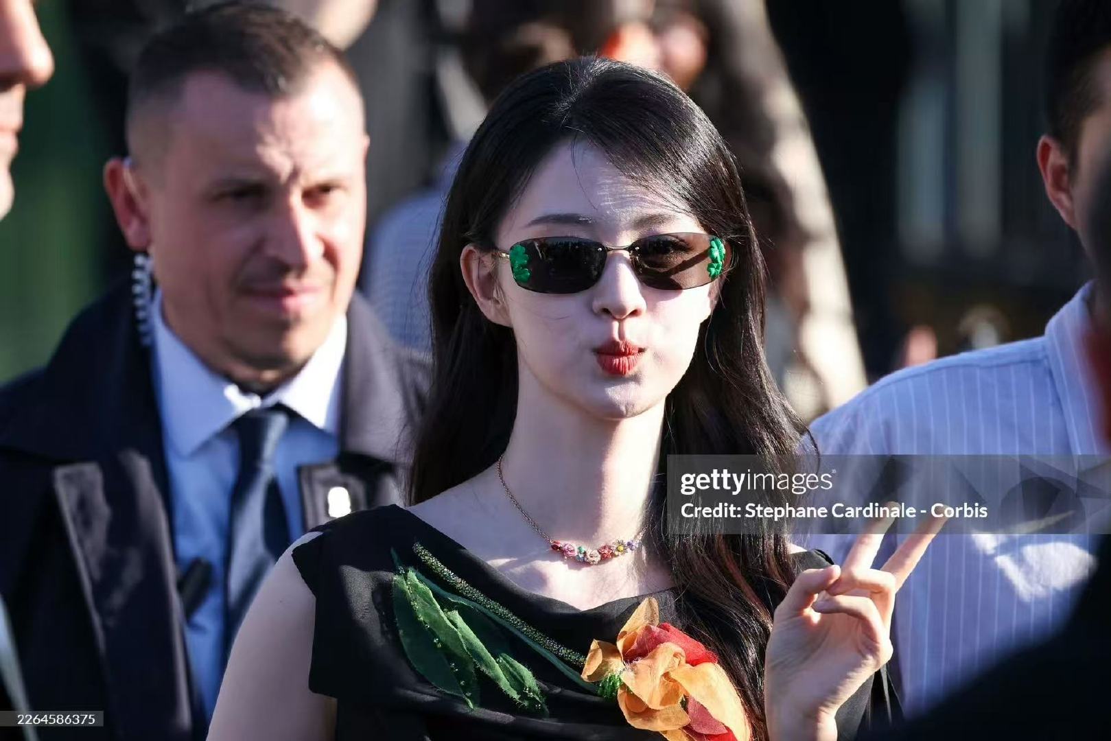 王楚然时装周G社生图你敢信这是G社生图!!🚢儿宝宝萌之美之!!王楚然巴黎时装周