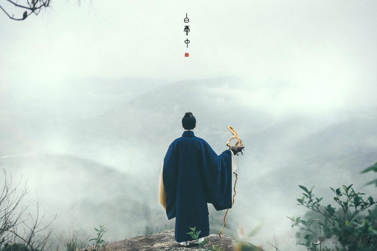候长荣的古装颜值那可真是一绝，说无人能及一点都不夸张。就拿他在《红楼梦》里饰演的