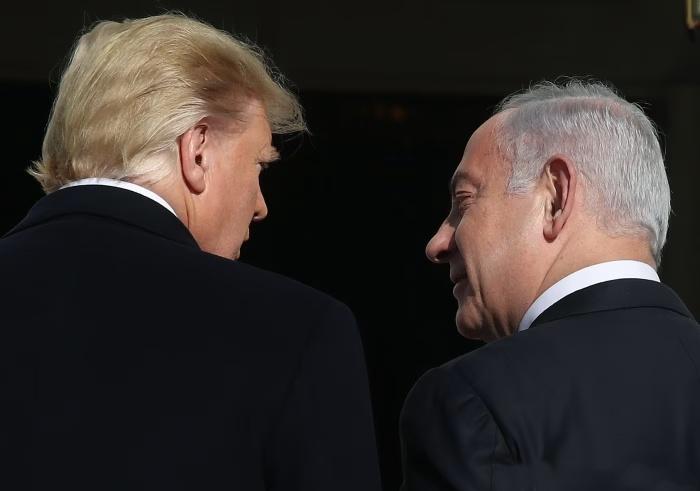 Trump和内塔尼亚胡这俩铁哥们，一个唱红脸，一个唱白脸，配合得好丝滑。

前两