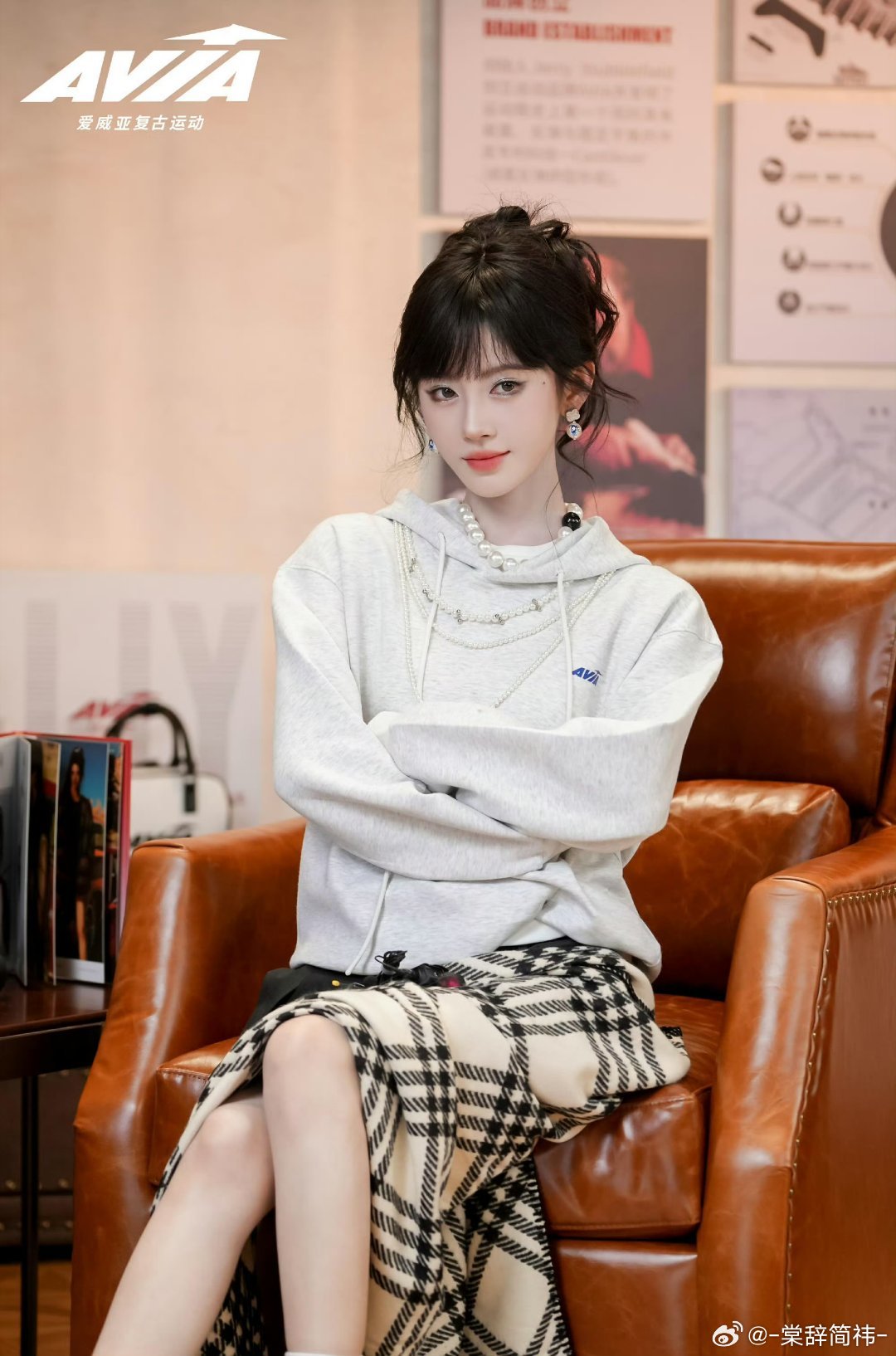 鞠婧祎 jjy鞠婧祎阿黛jjy鞠婧祎来战“皎皎明月照大地 朵朵玫瑰赠予你” 