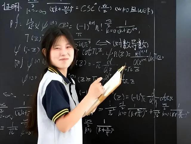 姜萍事件闹剧
狂风暴雨般的开场
悄无声息般的结束
是谁在带节奏
是谁在消费公共资
